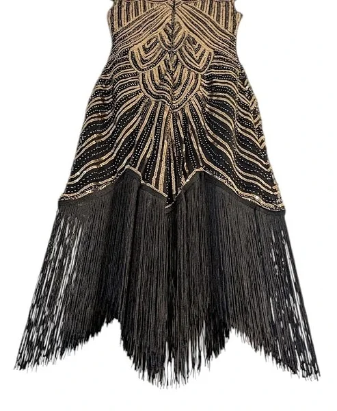 Klaudiya Kollning paypoqdagi retro erotikasi Klaudiya Kollning paypoqdagi retro erotikasi